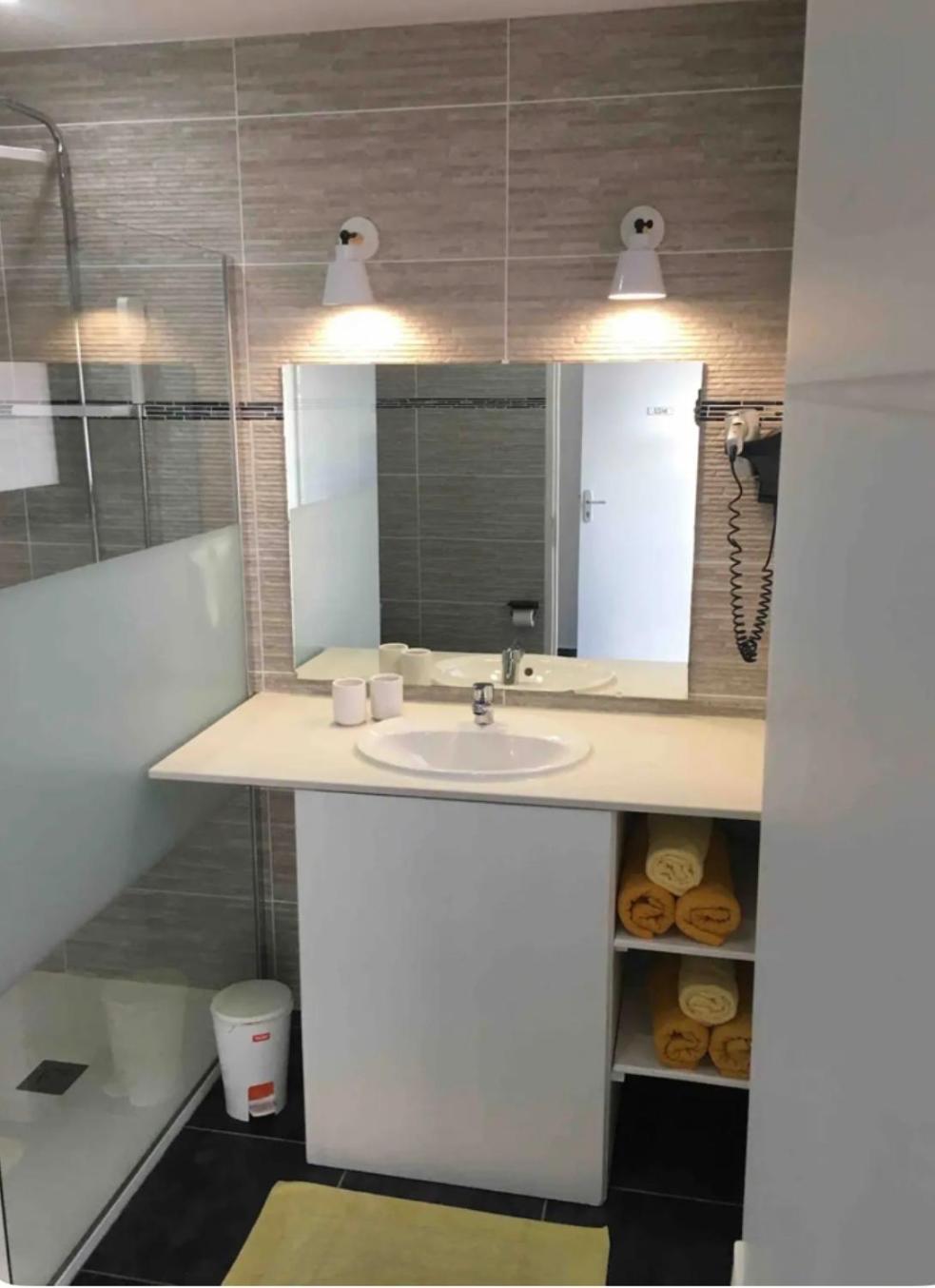 Appartement Spacieux Au Village Du Flamboyant Baie Nettle エクステリア 写真